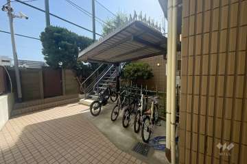 駐輪場（屋根付き）