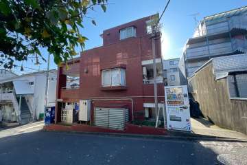 ユースフル三軒茶屋の外観（北西側から）