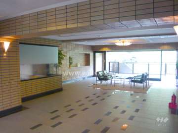 エントランスホール（中）