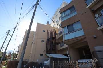 マンション下北沢の外観（北東側から）