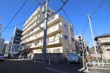 マンション下北沢の外観(南東側から)