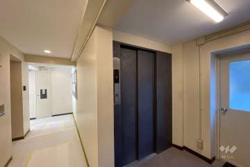 共用のエレベーター