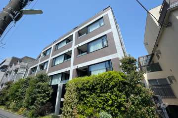 ピアース下北沢の外観（南東側から）　