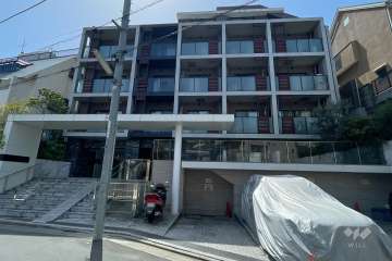 ピアース下北沢の外観（北側から）　