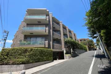 ファミールグラン代沢の外観（南東側から）