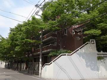 苦楽園ガーデンズの外観（東側から）