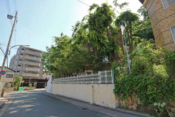 苦楽園ガーデンズの外観（北東側から）