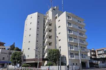 啓明宮前橋マンションの外観（北東側から）