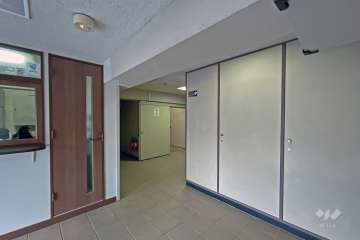 エントランス内