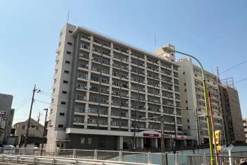 ハヤマビルの外観（南東側から）