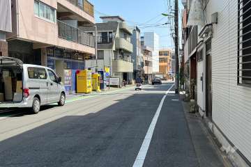 敷地西側の前面道路　