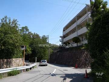 敷地北側の前面道路