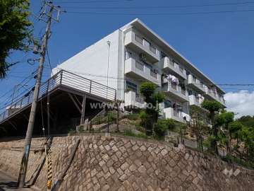甲山グリーンハイツの外観（南東側から）