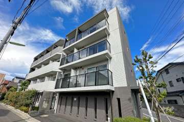 スカイコート世田谷代田橋の外観（南西側から）