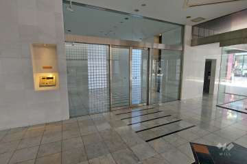 エントランスはオートロック付きです。