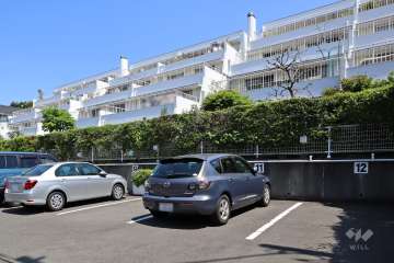 グリーンハイツ成城の外観（南東側から）