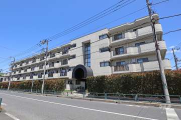 セルバ大蔵の外観（南東側から）