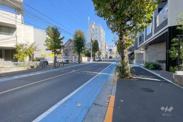 敷地北側の前面道路