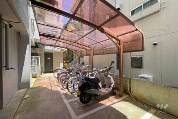 駐輪場（屋根付き）