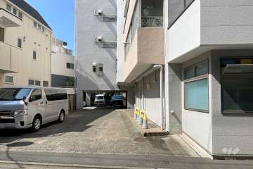 駐車場の出入り口　