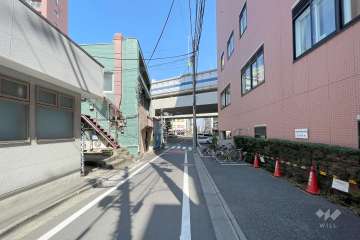 敷地北東側の前面道路