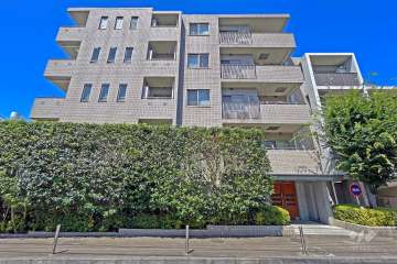 ヒルズ池尻東山公園の外観（東側から）