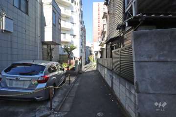 敷地南東側の前面道路