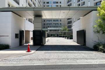 駐車場の出入り口