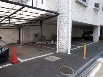 敷地北側の駐車場（平面式）