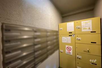 共用ポストと宅配ボックス