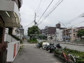 マンション周辺の街並み