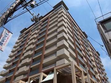 パセオ甲東の外観（南東側から）