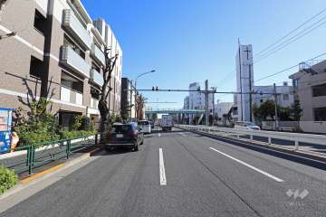 敷地南西側の前面道路