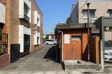 駐車場の出入口