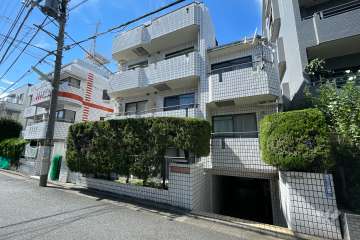 ハイタウン田園調布の外観（東側から）