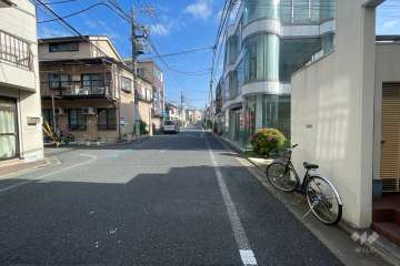 敷地西側の前面道路　