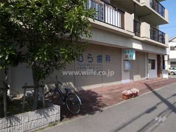 1階東側に店舗部分があります。