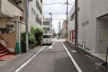 敷地北側の前面道路