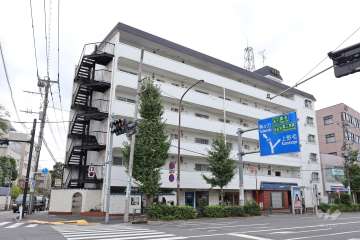 マンションヴィップ等々力の外観（北東側から）