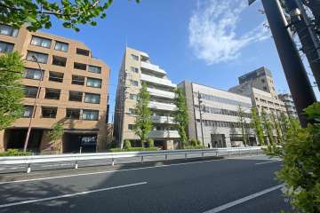 クリオ等々力の外観（南西側から）