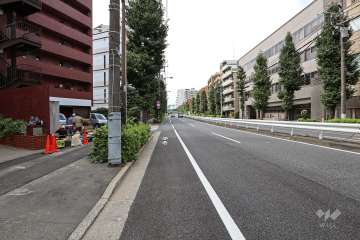 敷地北側の前面道路