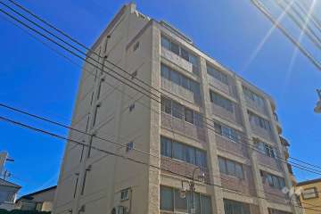 シャンボール尾山台の外観（南西側から）