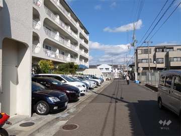 敷地東側の前面道路