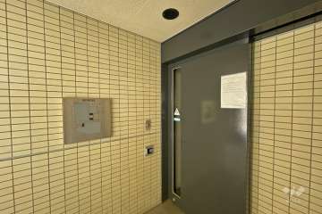 駐輪場出入口（オートロック付き）