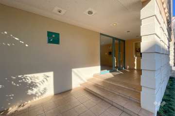 エントランスアプローチ　　