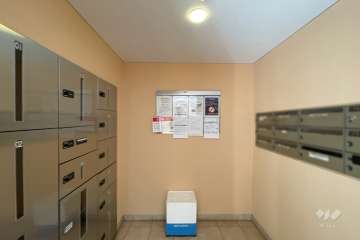 宅配ボックスと共用ポスト　　