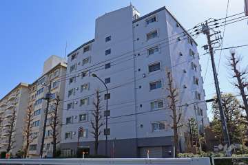 ライオンズマンション尾山台の外観（西側から）