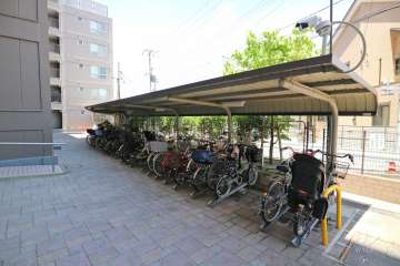 A棟側のバイク置場