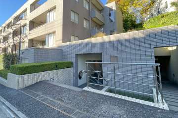 エントランスアプローチ　