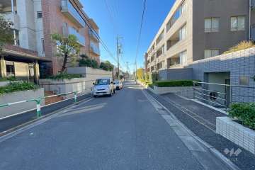 敷地東側の前面道路　